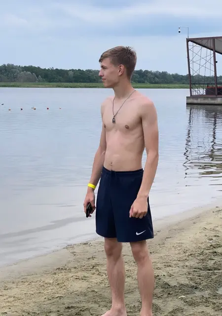Кирилл из Кривого Рога, мне 22, познакомлюсь для вирта