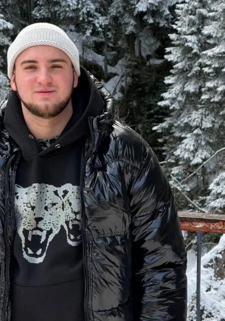 Я Роман, 23, из Варшавы, ищу знакомства без обязательств