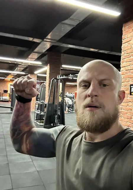 Я Олег, 31, из Астаны, ищу знакомство для открытые отношения