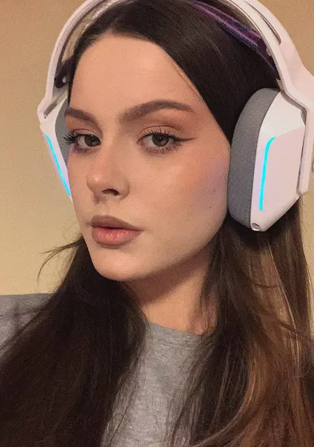 Алина из Берлина, мне 21, познакомлюсь на одну ночь