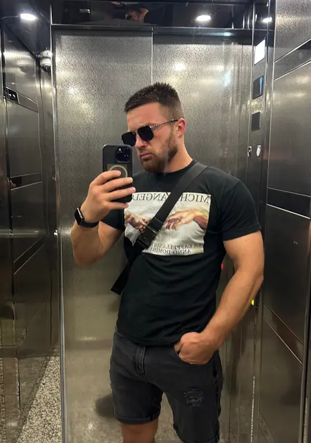 Я Дмитрий, 28, из Кракова, ищу знакомство для приятного времяпровождения