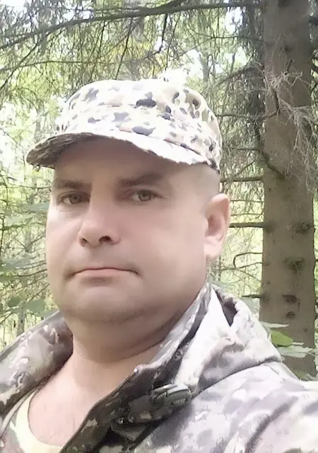 Олег из Горок, мне 48, познакомлюсь на одну ночь