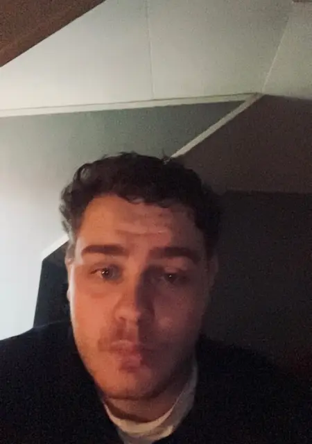 Linus Jacobsson из Гётеборга, мне 22, познакомлюсь для открытые отношения