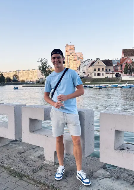 Я Илья, 22, знакомлюсь без обязательств в Могилёве
