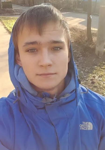 Я Димчик, 21 років з Запоріжжя, шукаю знайомство для постійних стосунків