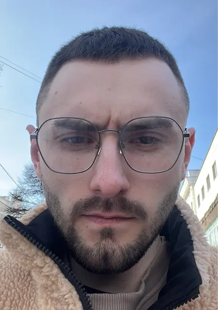 Maksim из Стокгольма, мне 25, познакомлюсь для дружбы