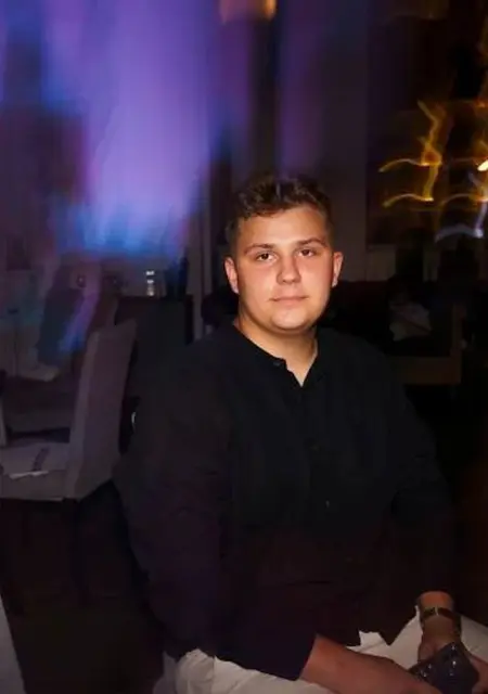 Я Олег, 22, знакомлюсь без обязательств в Одессе