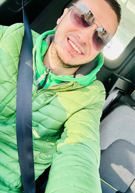 Alexander из Вены, ищу на сайте общение