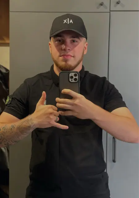 Никита из Киева, мне 24, познакомлюсь для вирта