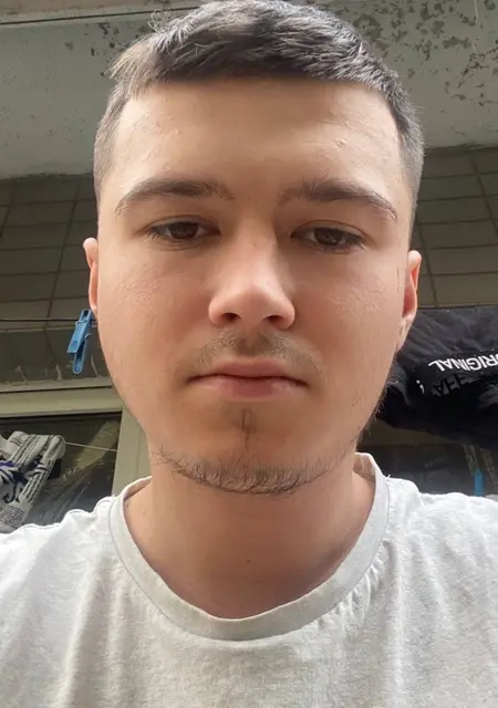 Данил из Харькова, мне 21, познакомлюсь для дружбы