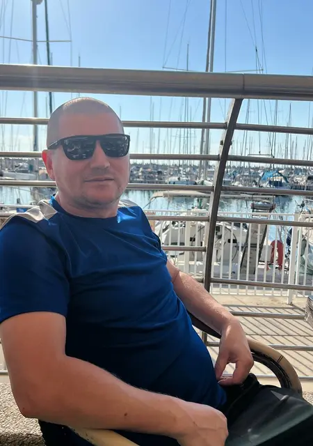 Я Anatolie, 24, из Тель-авива, ищу знакомства без обязательств