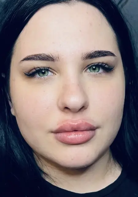 Кристина из Минска, ищу на сайте общение
