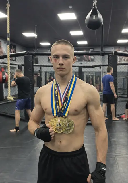 Я Pikmisosiska, 18 років, знайомлюсь без зобов'язань у Рівному