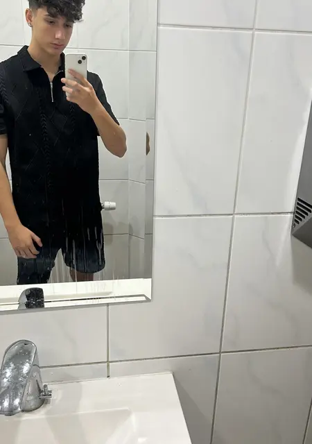 Я Luca, 20, знакомлюсь на одну ночь в Крайове