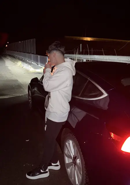 Soy Moldovan, 18 años, conociéndome para chatear en Zaragoza