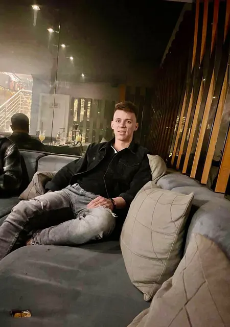 Adrian из Лингена, ищу на сайте общение