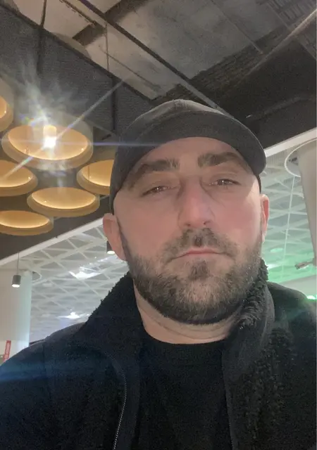 Руслан из Уотерлувиль, ищу на сайте приятное времяпровождение