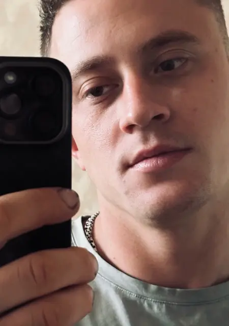 Я Ефим, 31, знакомлюсь без обязательств в Париже