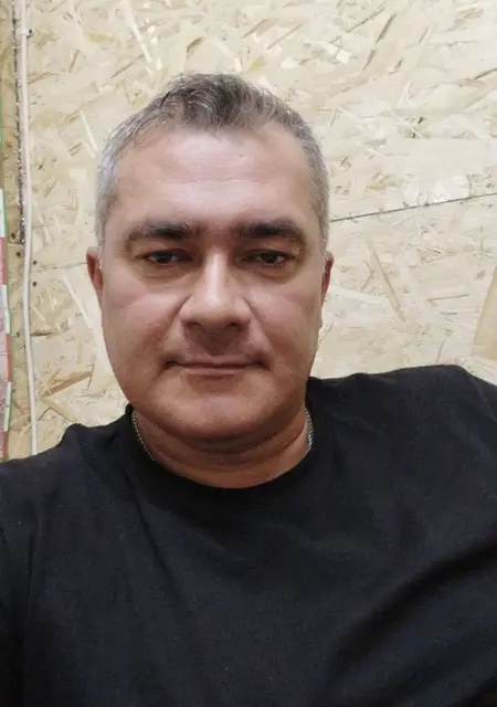 Я Константин, 50 років, знайомлюсь для спілкування у Луганську