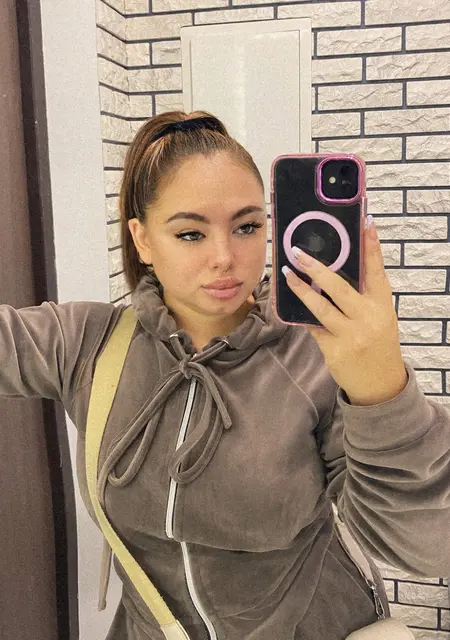 Я Elizaveta, 24, из Киева, ищу знакомство для совместных путешествий