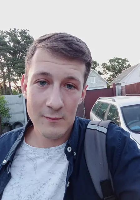 Я Виталий, 25, из Гомеля, ищу знакомства без обязательств