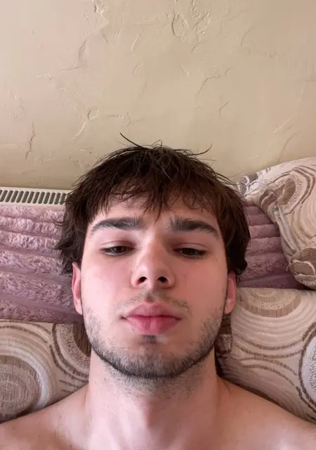 Я Denys, 19, из Тернополя, ищу знакомства без обязательств