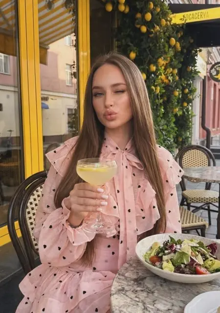 Я Анна, 27, из Гомеля, ищу знакомство для дружбы