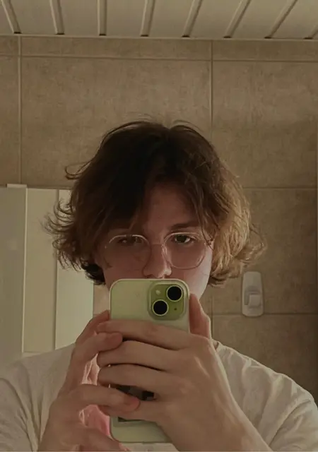 Я Maxim, 18, знакомлюсь для общения в Аланье