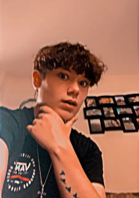 Я Moderated, 21, из Саутгемптона, ищу знакомство для дружбы