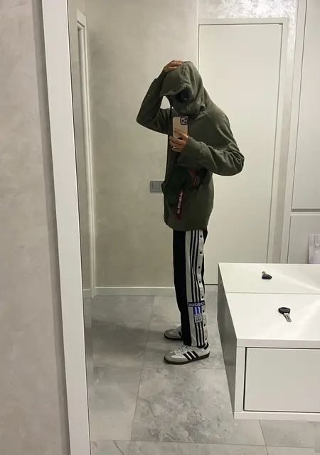 Денис з Львова, мені 20 років, познайомлюсь для вірт