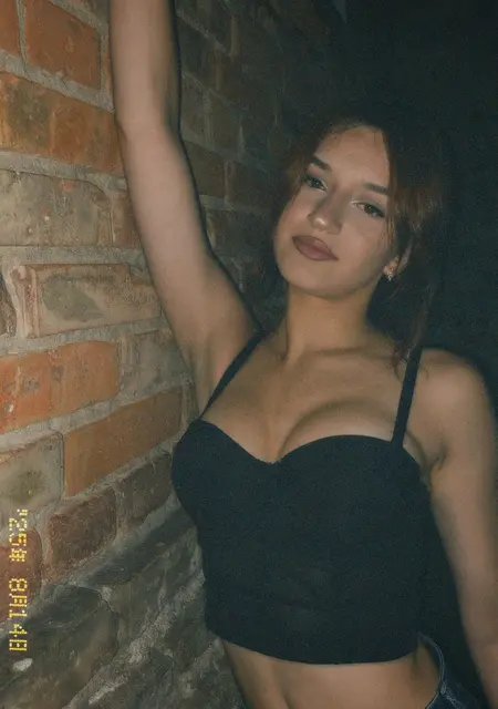 Дарина з Чернігова, мені 20 років, познайомлюсь для відкриті стосунки