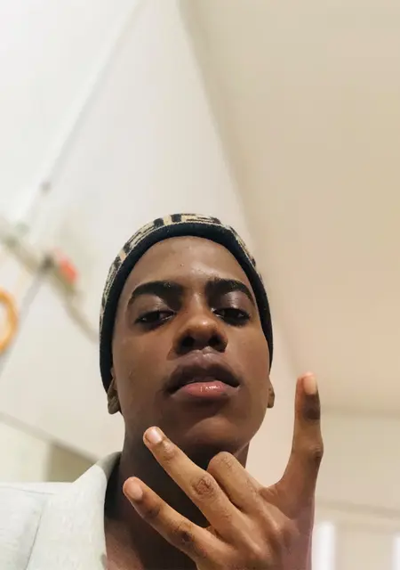 Juan de Palma de Mallorca, tengo 24 años, listo para conocer para conversación virtual