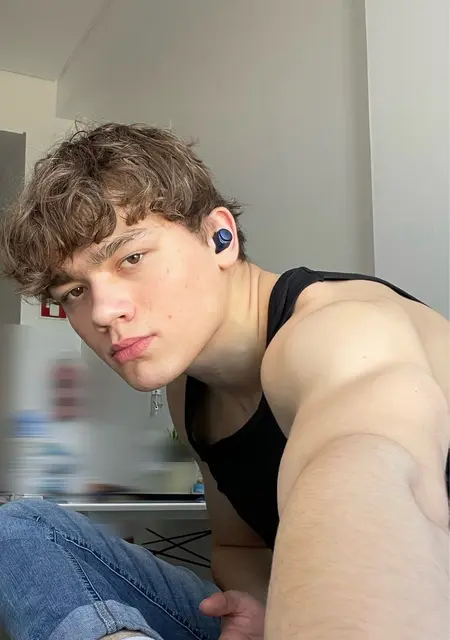 Max из Иерусалима, ищу на сайте знакомства на одну ночь