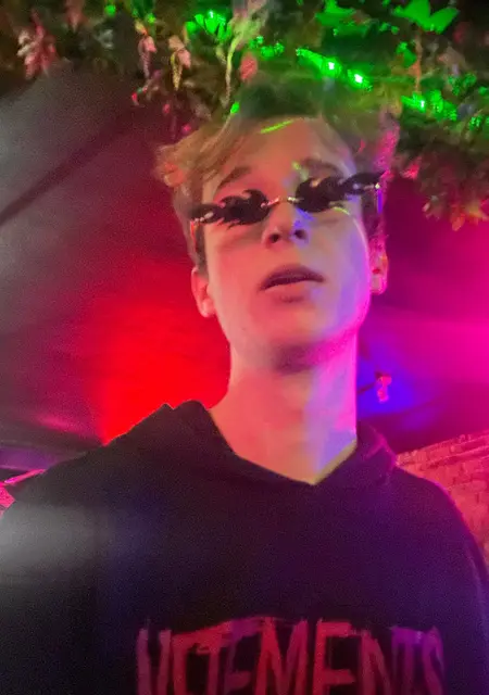 Я Sasha, 23, знакомлюсь без обязательств в Познани