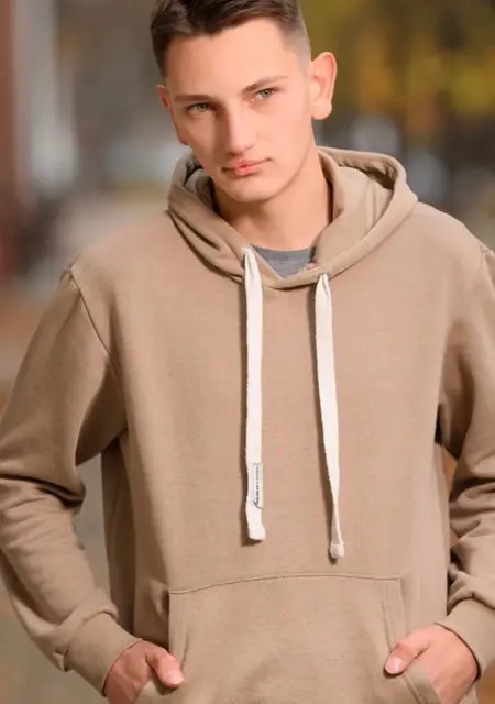 Валера из Познани, ищу на сайте знакомства на одну ночь