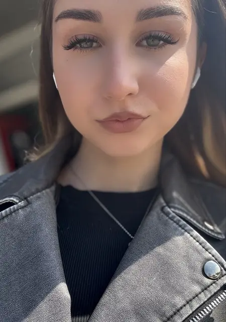 Даша з Вінниці, мені 19 років, познайомлюсь для вірт