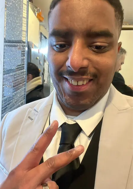 Nelson Mon Bebe из Эпине-Су-Сенар, мне 25, познакомлюсь для постоянных отношений