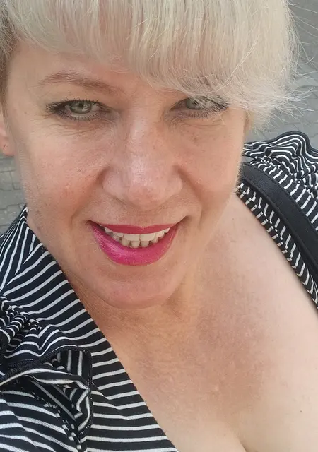 Я Mila, 40, знакомлюсь на одну ночь в Варшаве