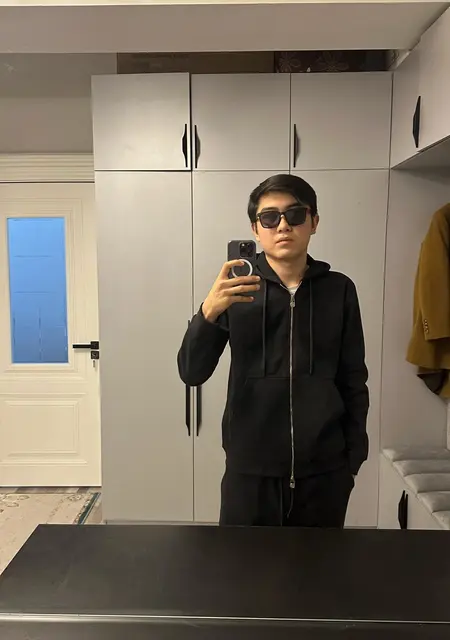 Шоха из Стокгольма, ищу на сайте знакомства без обязательств