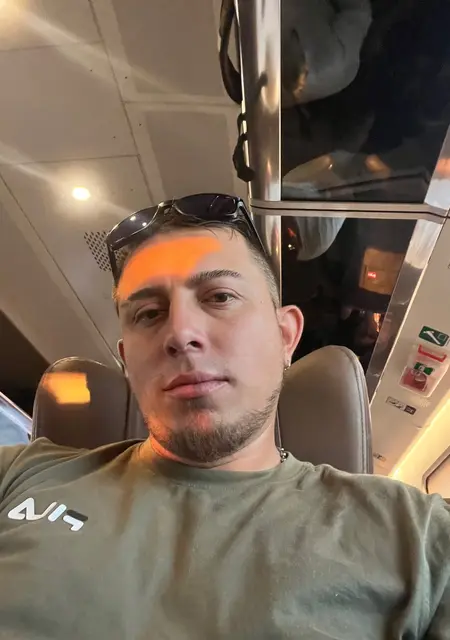 Jorge из Сан-бой-де-льобрегата, мне 35, познакомлюсь на одну ночь