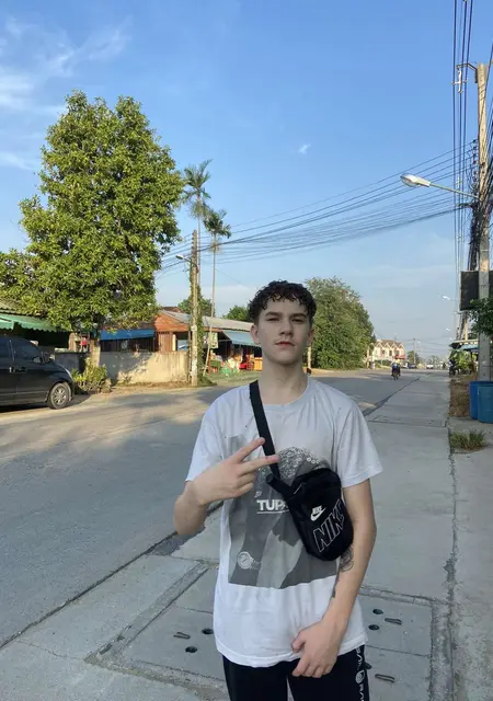 Я Noah, 24, из Тролльхеттан, ищу знакомство для общения