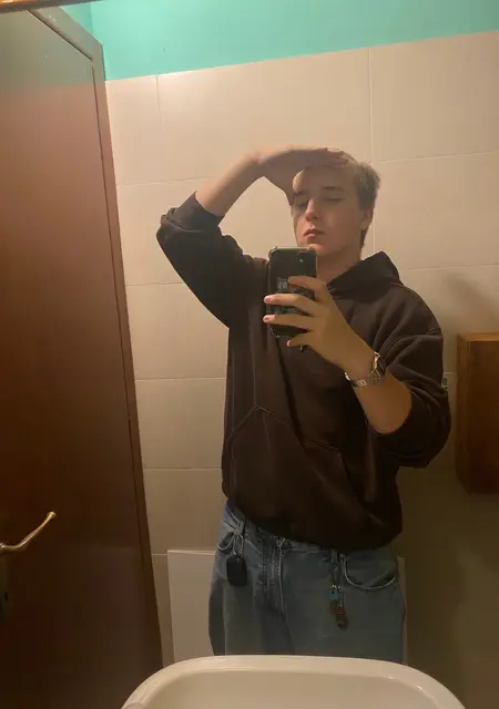 Dennis из Сассари, ищу на сайте знакомства на одну ночь