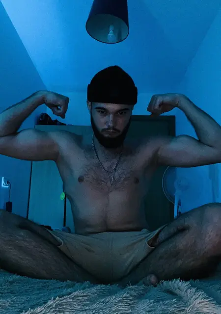 Я Андрій, 24, из Памплоны, ищу знакомства на одну ночь