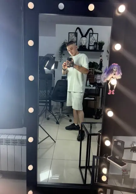 Я Eduard, 24, знакомлюсь без обязательств в Мадриде