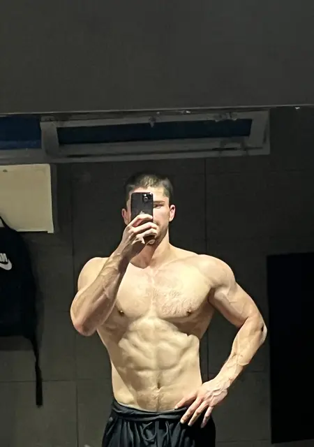 Я Кирилл, 27, знакомлюсь без обязательств в Андрайч