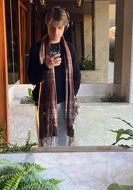 Pablo Gonzalez de Reus, busco en el sitio lío de una noche