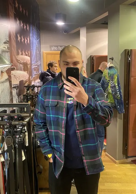 Дмитро з Сум, шукаю на сайті знайомства на одну ніч