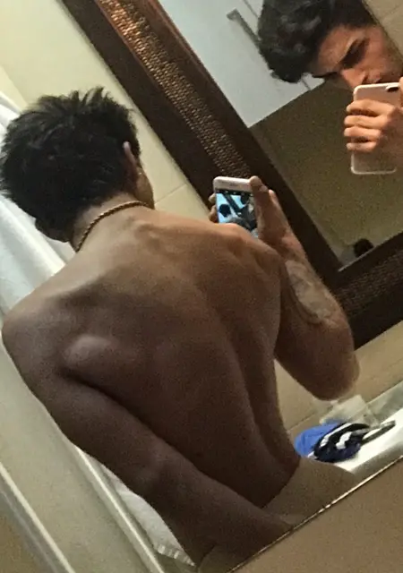 Moreenoo de Valencia, tengo 23 años, listo para conocer para lío de una noche