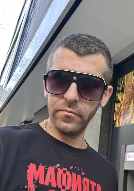 Georgi из Банско, мне 34, познакомлюсь на одну ночь