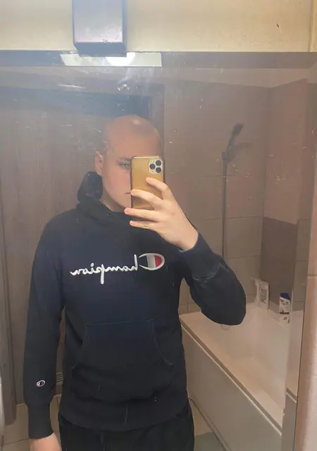 Я Kamil, 20, из Кросно, ищу знакомство для открытые отношения